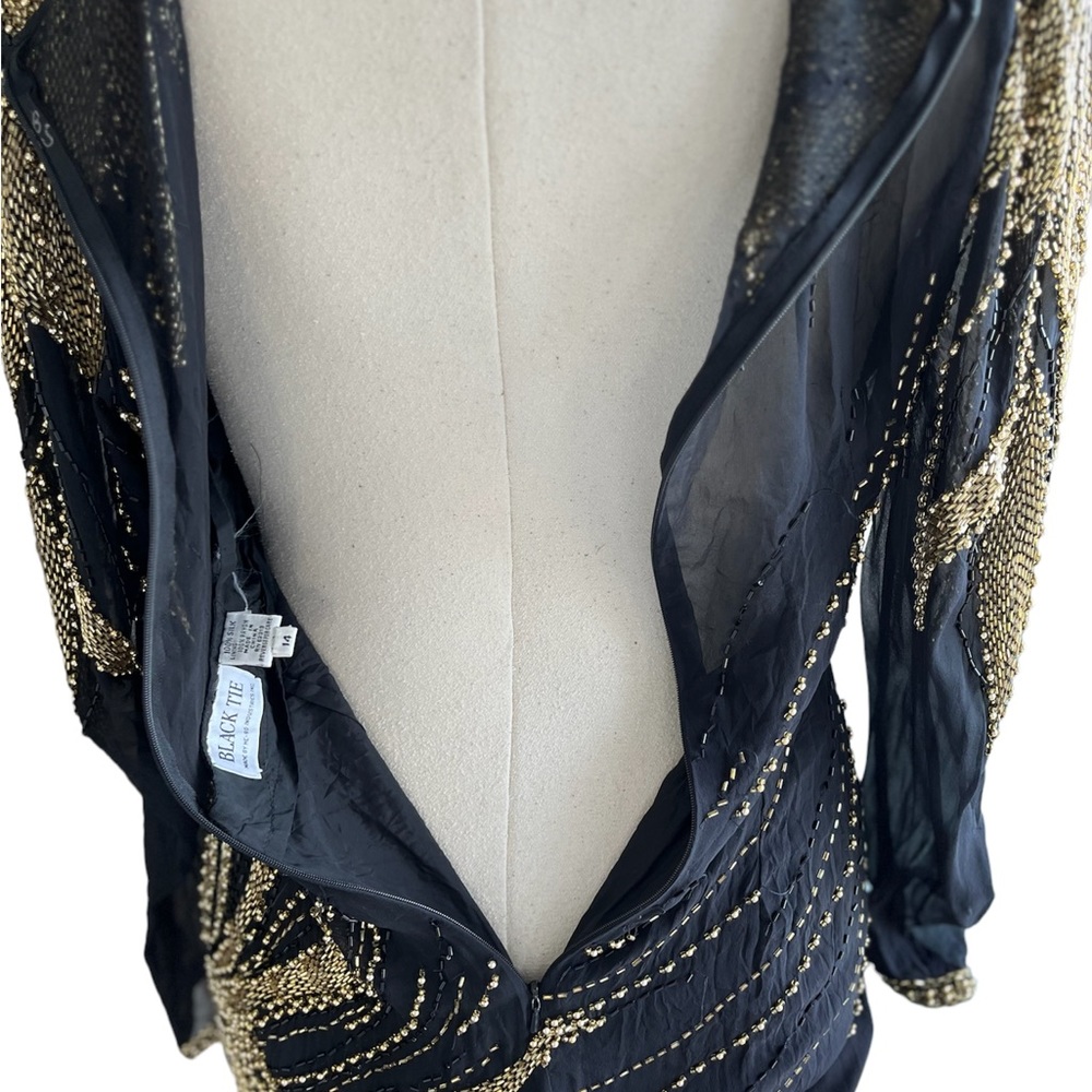 Elegant Black and Gold Women's Dress - Picture 6 of 7